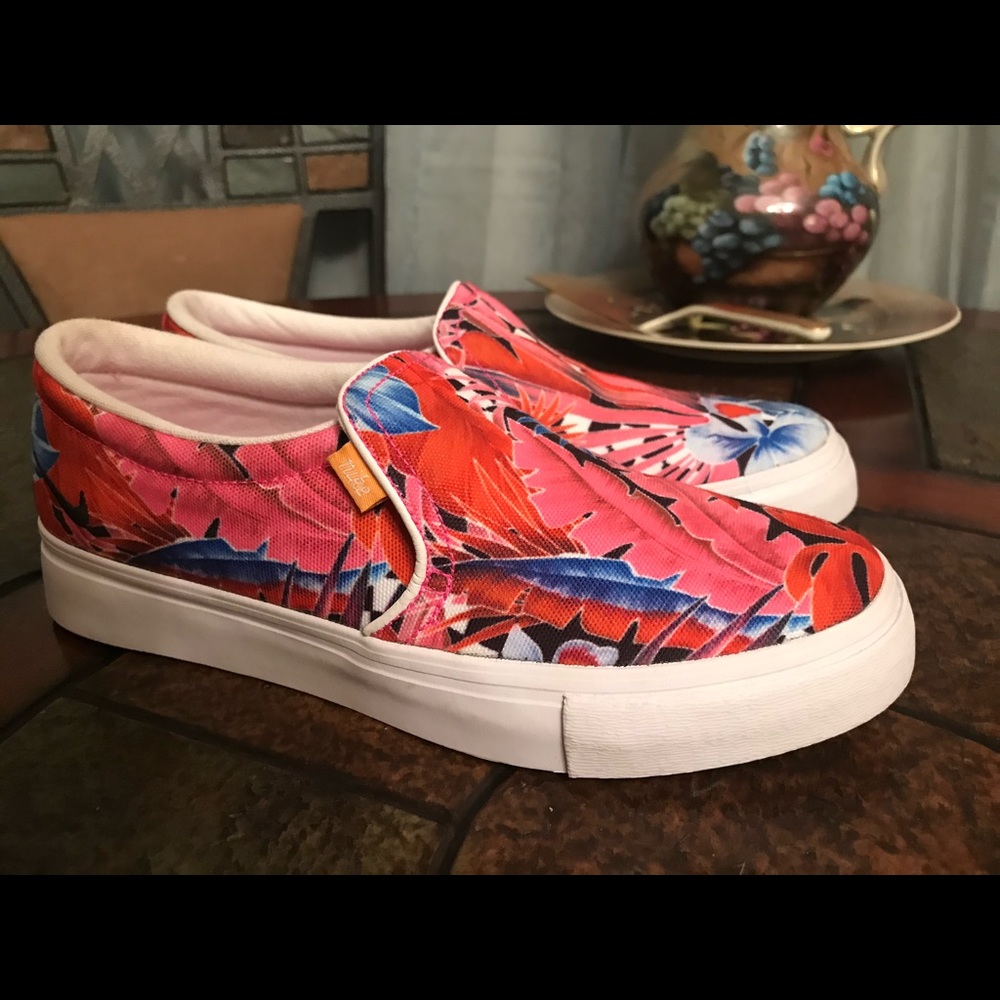 Nike Court Royale slip on sneakers